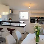 Maja - 3 Bedrooms Galovac (Zadar)