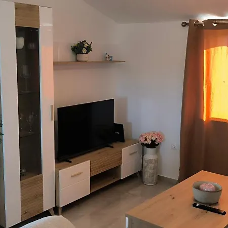 Apartman Maja - 3 Bedrooms