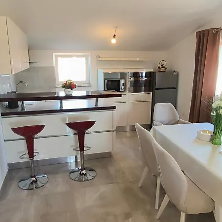 Maja - 3 Bedrooms * Galovac (Zadar)