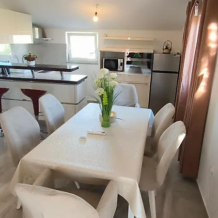 Maja - 3 Bedrooms Galovac (Zadar)