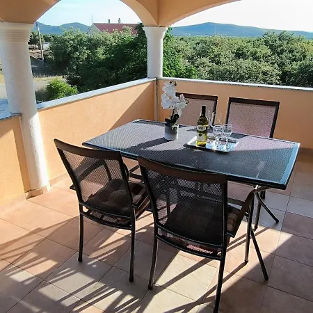 Maja - 3 Bedrooms * Galovac (Zadar)