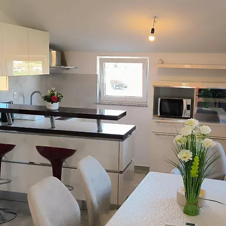 Maja - 3 Bedrooms Galovac (Zadar)