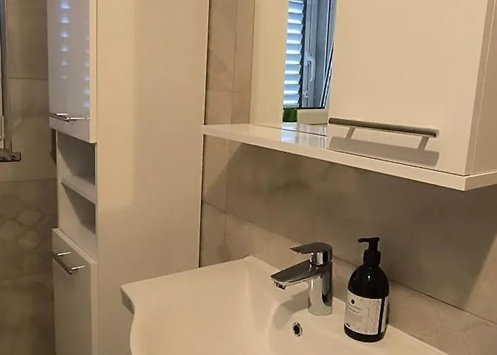 Maja - 3 Bedrooms * Galovac (Zadar)