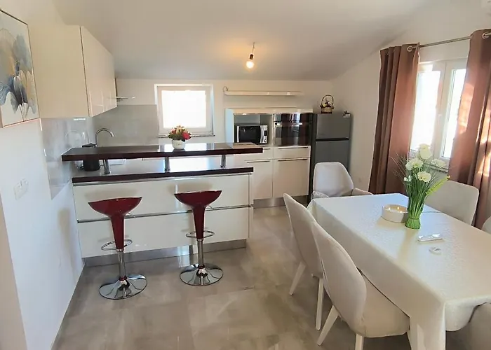 Maja - 3 Bedrooms * Galovac (Zadar)