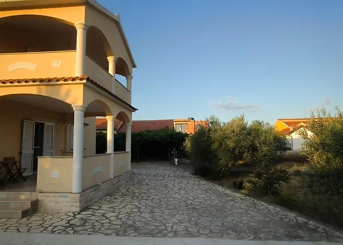 Maja - 3 Bedrooms Appartement Galovac (Zadar)