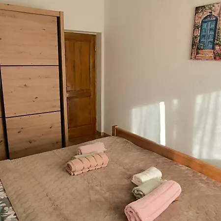 Maja - 3 Bedrooms Apartment *