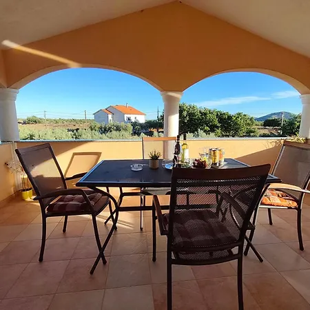 Apartment Maja - 3 Bedrooms