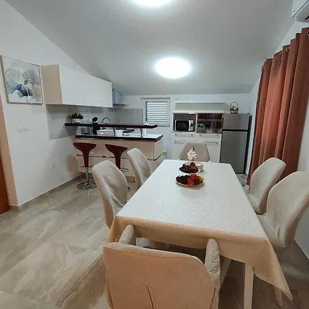 Apartment Maja - 3 Bedrooms