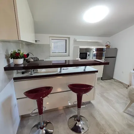 Apartment Maja - 3 Bedrooms Galovac (Zadar)
