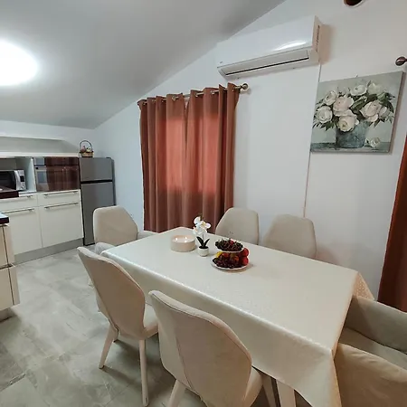 Apartment Maja - 3 Bedrooms