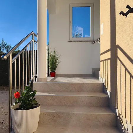 Apartment Maja - 3 Bedrooms *