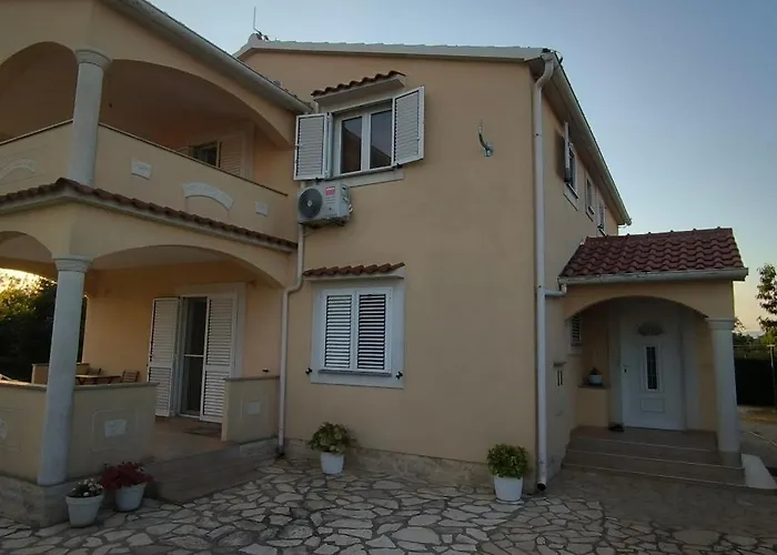 Maja - 3 Bedrooms * Galovac (Zadar)